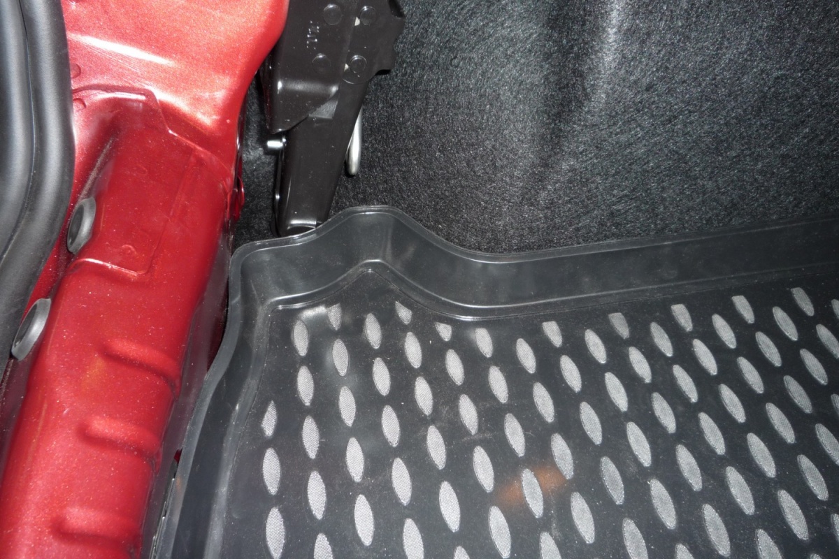 Коврик в багажник RENAULT Sandero 2010-> 2014 (пластик)